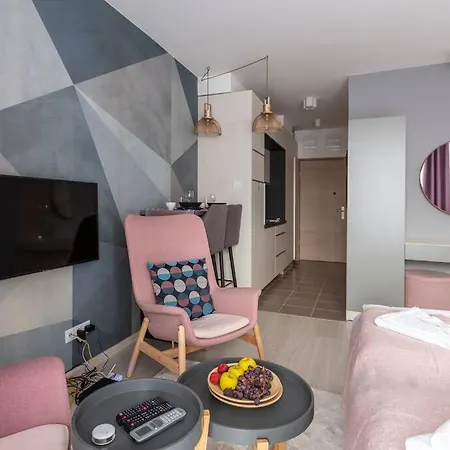 Pastel Serenity Retreat Close To Downtown - 903